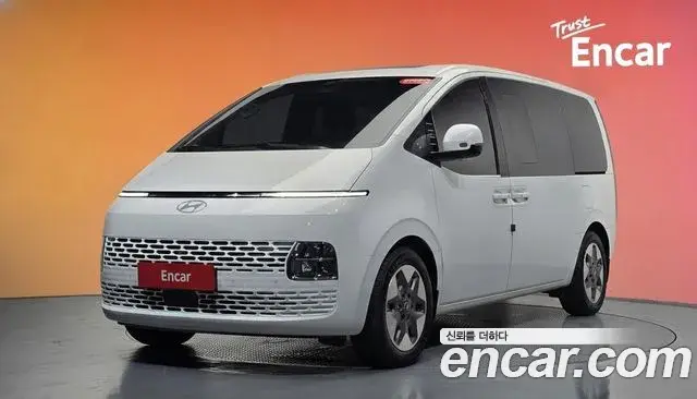 Hyundai Staria Tourer 11-Seater Modern 2025