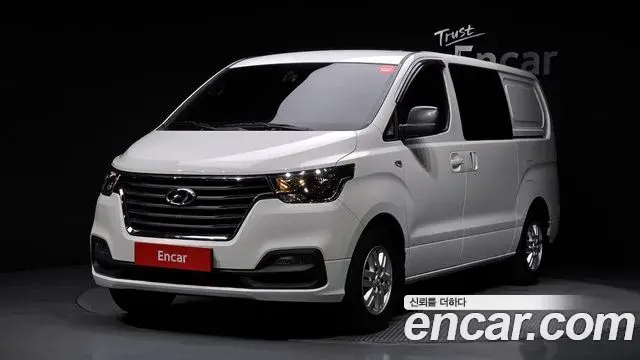Hyundai Starex Van 5-Seater Smart 2020