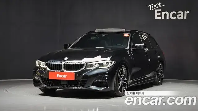 BMW 3-Series 320i Touring M Sports 2022