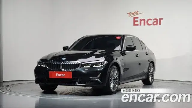 BMW 3-Series 320e Luxury 2022