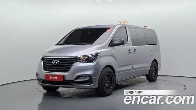 Hyundai Starex Van 5-Seater Modern 2019