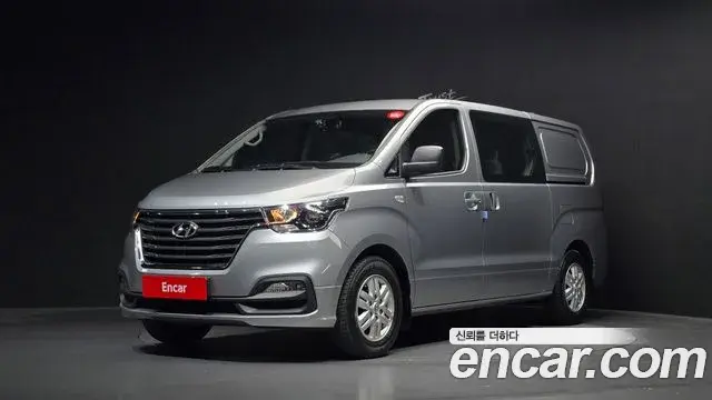 Hyundai Starex Van 5-Seater Smart 2020