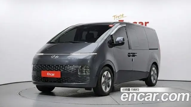Hyundai Staria Tourer 11-Seater Modern 2021