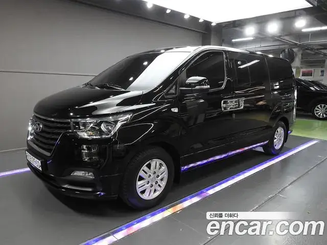 Hyundai Starex Van 5-Seater Modern 2019