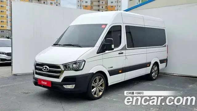Hyundai Solati 15-seater Luxury 2024