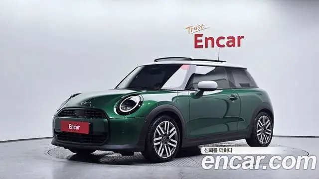 Mini Cooper Classic 2025