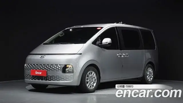 Hyundai Staria 4WD Tourer 9-Seater Modern 2022