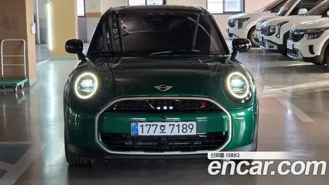 Mini Cooper 5 Door Favoured 2025