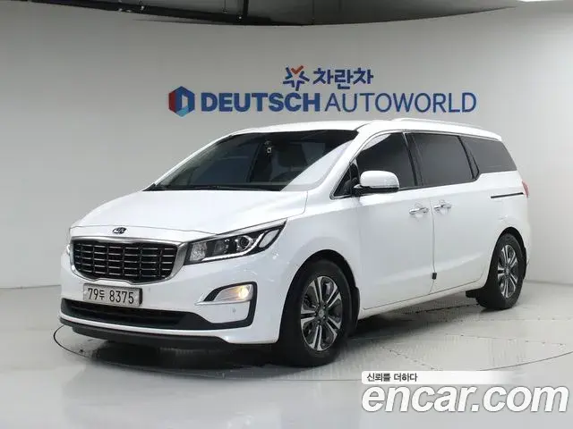 Kia Carnival 11-Seater Prestige 2019