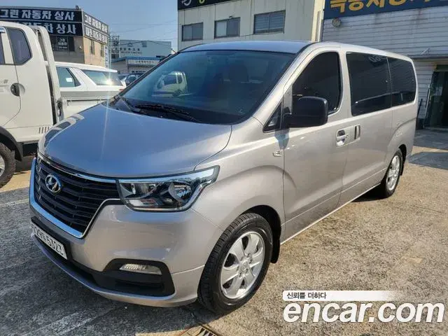 Hyundai Starex Wagon 12-Seater Smart 2019