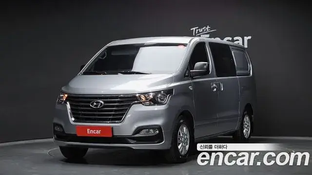 Hyundai Starex Van 5-Seater Smart 2020