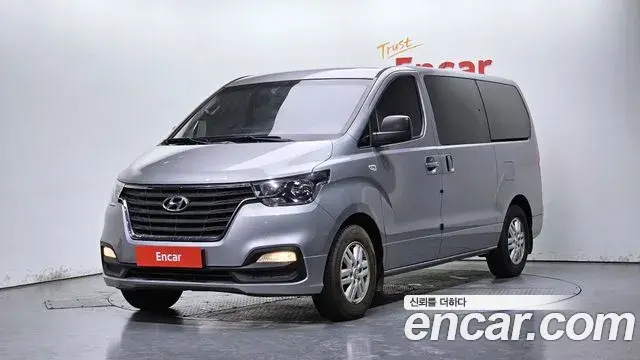 Hyundai Starex Van 5-Seater Smart 2019