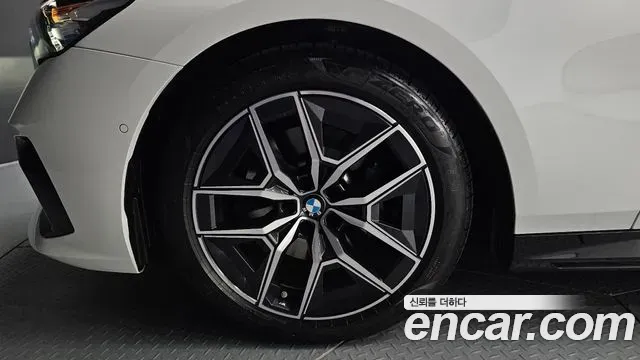 BMW 5-Series 523d xDrive M Sport 2025 — фото 5