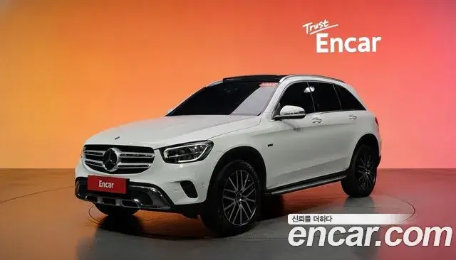 Mercedes-Benz GLC-Class GLC300e 4MATIC 2021