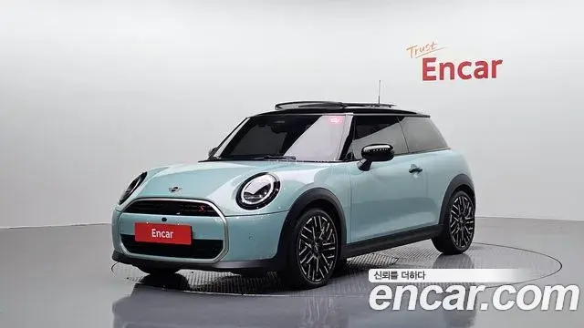 Mini Cooper Favoured 2024