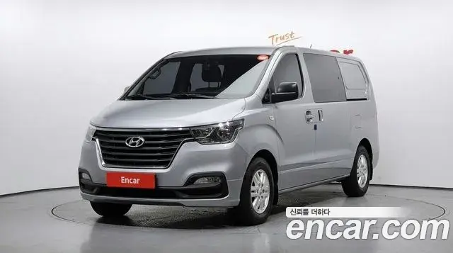 Hyundai Starex Van 5-Seater Smart 2019