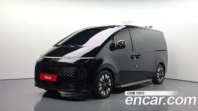 Hyundai Staria 4WD Lounge 9-Seater Inspiration 2025