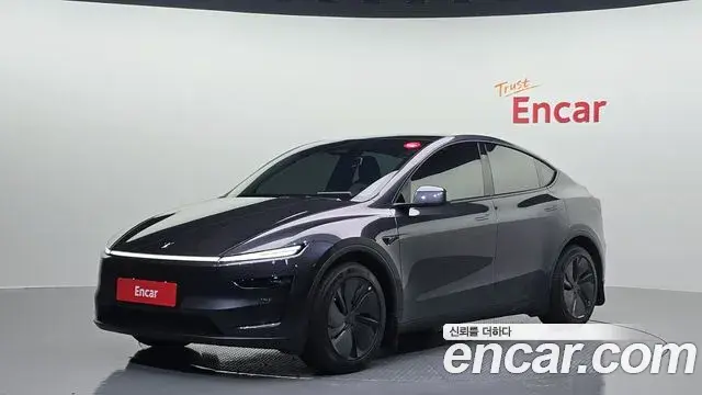 Tesla Model Y RWD 2025