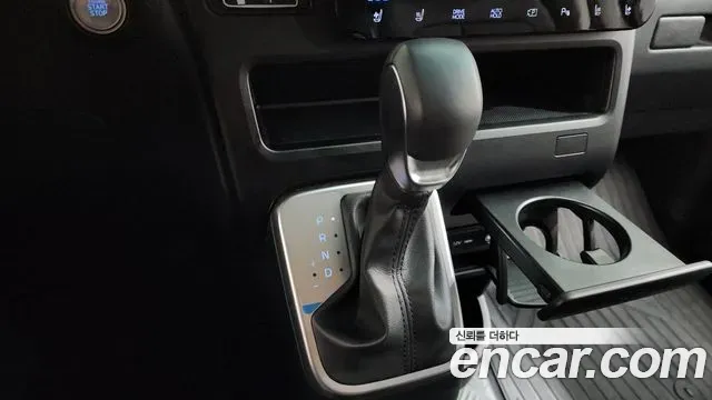 Hyundai Staria HEV 1.6 Cargo 5-Seater Modern 2024 — фото 9