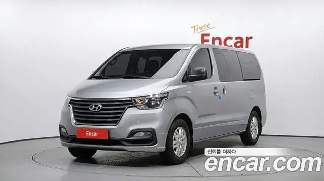 Hyundai Starex Van 5-Seater Modern 2021