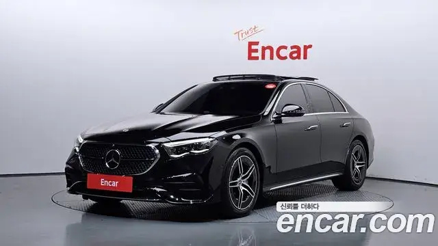 Mercedes-Benz E-Class E300 4MATIC AMG Line 2025