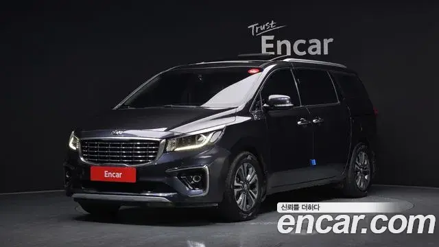 Kia Carnival 9-Seater Luxury 2019