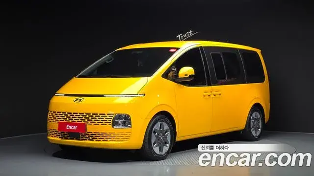 Hyundai Staria 4WD Tourer 11-Seater Modern 2021