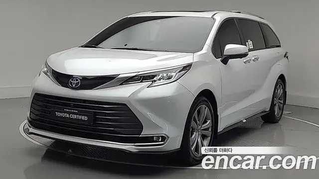 Toyota Sienna 2.5 Hybrid 2WD 2025