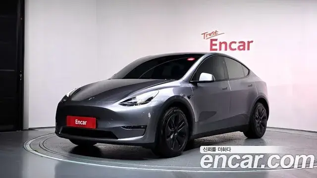 Tesla Model Y Long Range AWD 2024