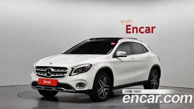 Mercedes-Benz GLA-Class GLA220 Premium 2019