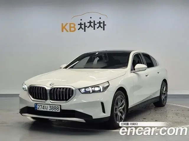 BMW 5-Series 520i 2025