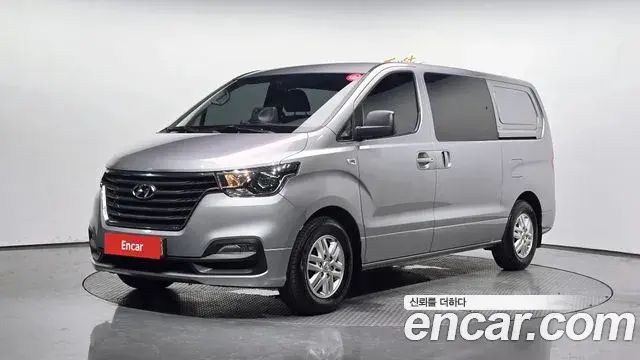 Hyundai Starex Van 5-Seater Smart 2019