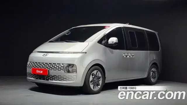 Hyundai Staria Tourer 11-Seater Modern 2021