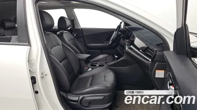 Kia Niro 1.6 HEV Noblesse 2019 — фото 11