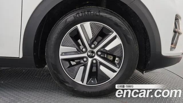 Kia Niro 1.6 HEV Noblesse 2019 — фото 5