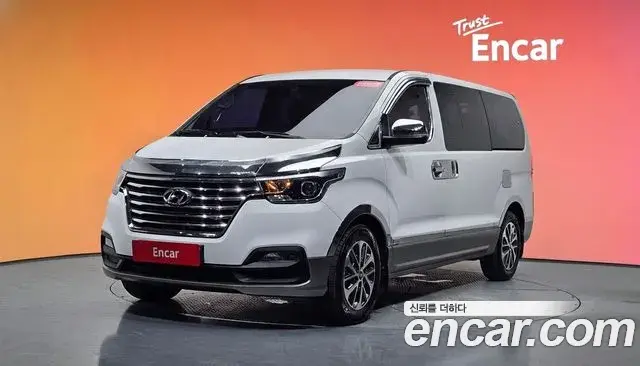 Hyundai Starex Urban 9-Seater Exclusive 2019