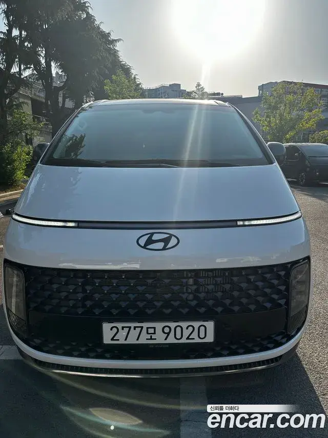 Hyundai Staria 4WD Lounge 9-Seater Inspiration 2025