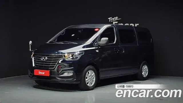 Hyundai Starex Van 5-Seater Smart 2020