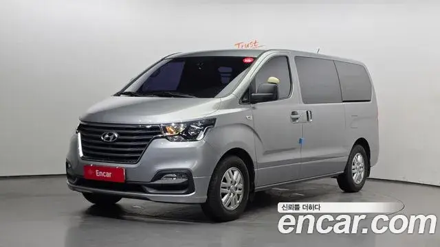 Hyundai Starex Van 3-Seater Smart 2019