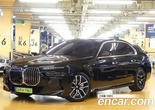 BMW 7-Series 740i xDrive M Sport 2025