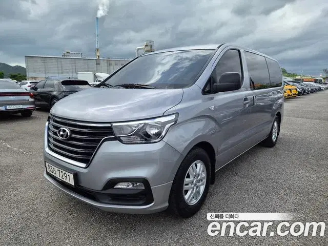 Hyundai Starex Van 3-Seater Smart 2021
