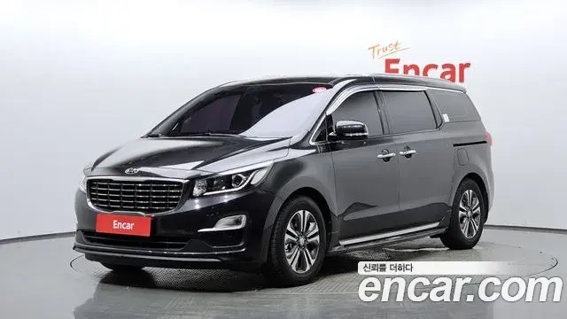 Kia Carnival 11-Seater Prestige 2019