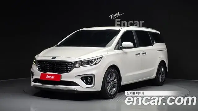 Kia Carnival 9-Seater Luxury 2019