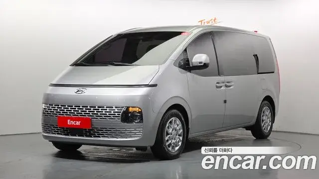 Hyundai Staria 4WD Tourer 9-Seater Modern 2021