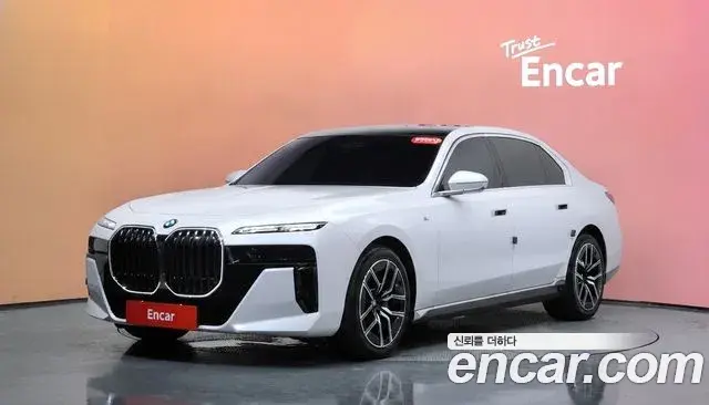 BMW 7-Series 740i xDrive M Sport 2025