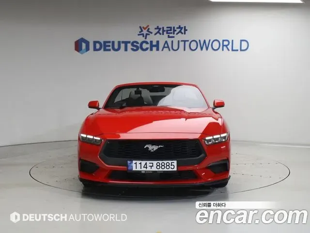 Ford Mustang 2.3 Ecoboost Premium Convertible 2024 — фото 3