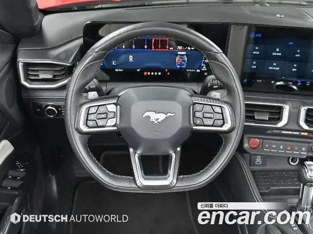 Ford Mustang 2.3 Ecoboost Premium Convertible 2024 — фото 13