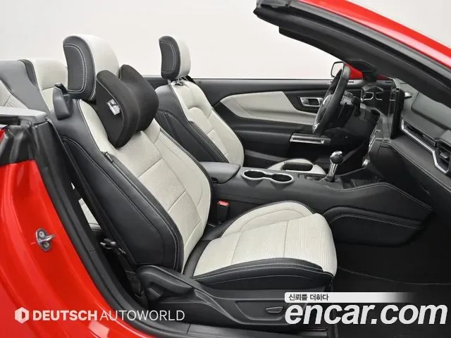 Ford Mustang 2.3 Ecoboost Premium Convertible 2024 — фото 10