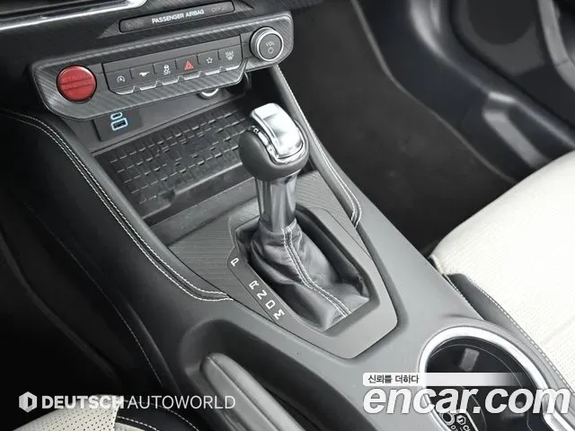 Ford Mustang 2.3 Ecoboost Premium Convertible 2024 — фото 9
