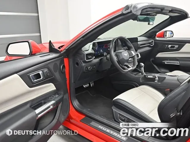 Ford Mustang 2.3 Ecoboost Premium Convertible 2024 — фото 11